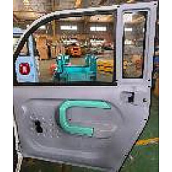 Fata usa dreapta Fata usa dreapta